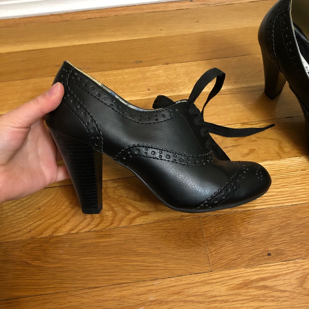 American Eagle Black Lace-Up Heels